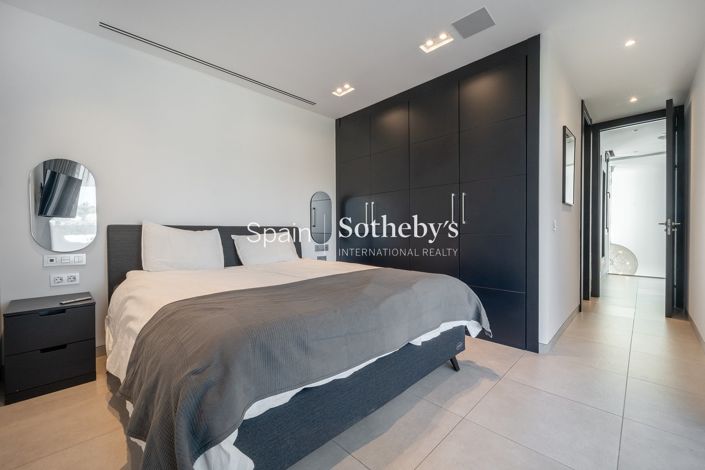 Image No.28-5 Bed Villa for sale