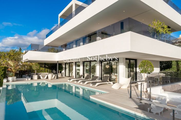 Image No.5-5 Bed Villa for sale