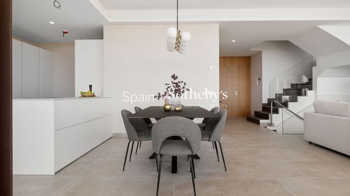 Image No.10-4 Bed House for sale