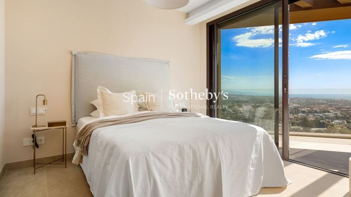 Image No.18-4 Bed House for sale