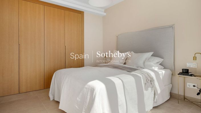 Image No.19-4 Bed House for sale