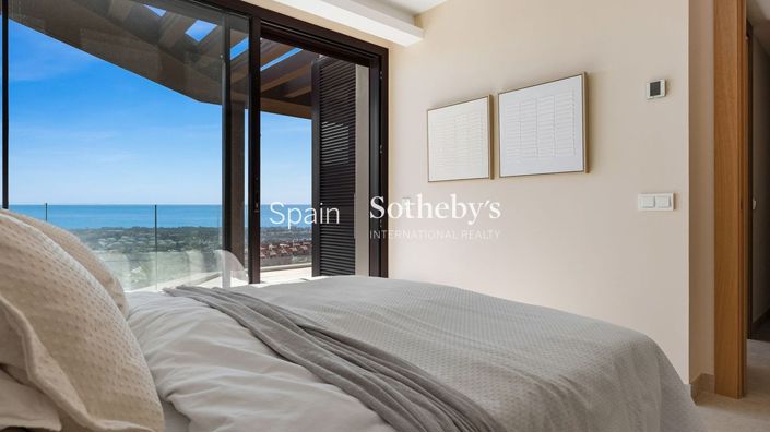 Image No.22-4 Bed House for sale