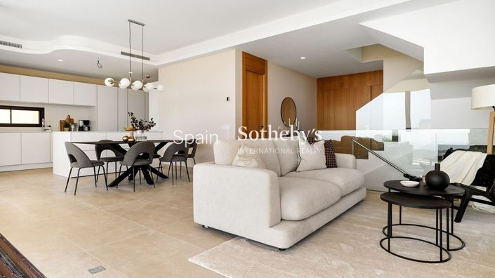 Image No.5-4 Bed House for sale