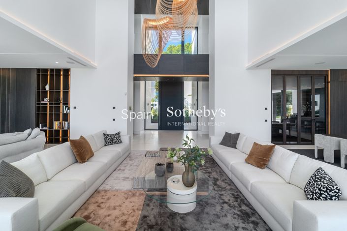 Image No.19-6 Bed Villa for sale