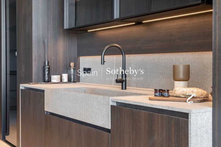 Image No.25-6 Bed Villa for sale