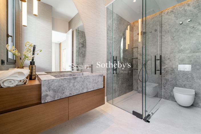 Image No.30-6 Bed Villa for sale