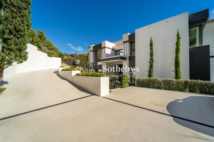 Image No.7-6 Bed Villa for sale