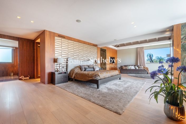 Image No.15-7 Bed Villa for sale