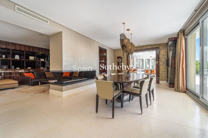 Image No.7-7 Bed Villa for sale