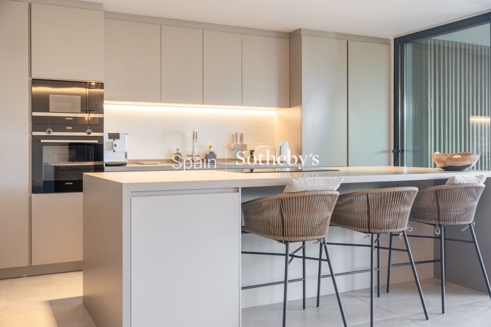 Image No.11-2 Bed Flat for sale