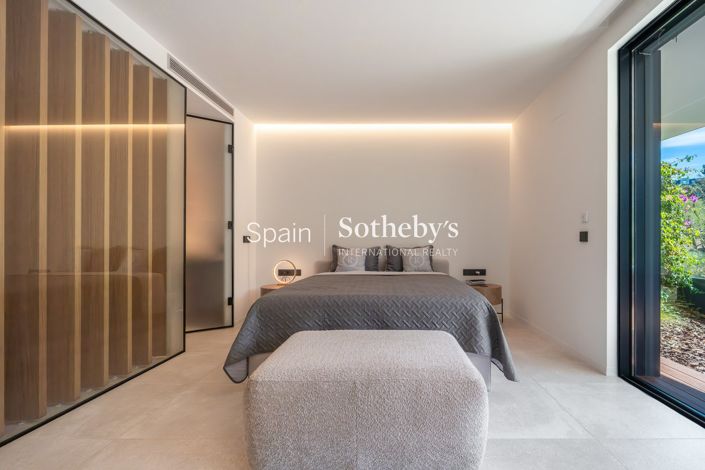 Image No.12-2 Bed Flat for sale