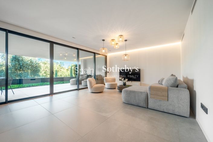 Image No.2-2 Bed Flat for sale