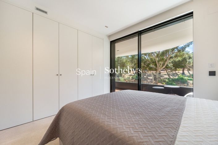 Image No.24-2 Bed Flat for sale