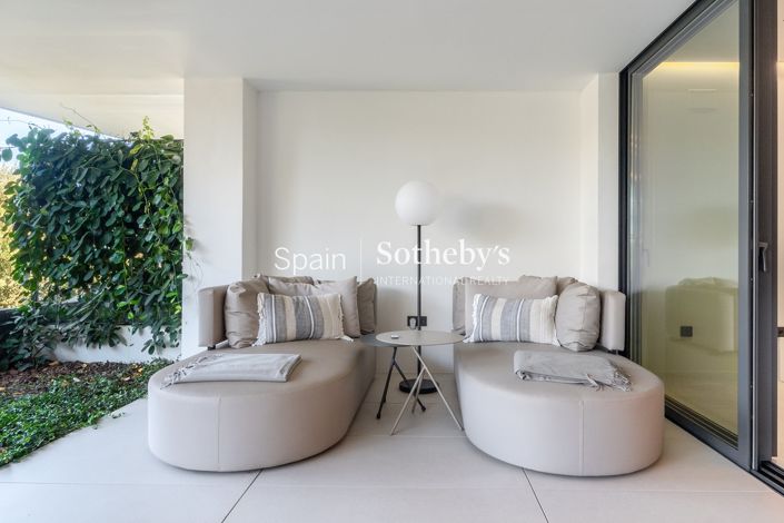 Image No.25-2 Bed Flat for sale