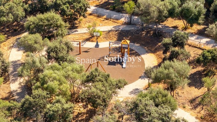 Image No.30-2 Bed Flat for sale