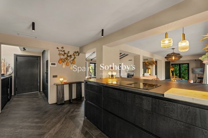 Image No.12-4 Bed Villa for sale