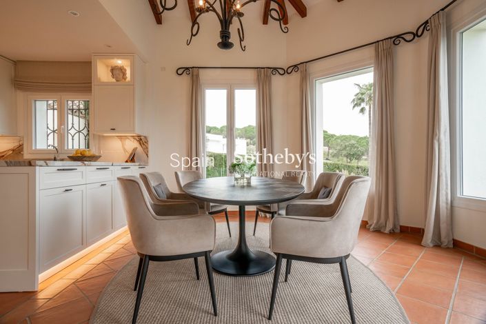 Image No.14-3 Bed Villa for sale