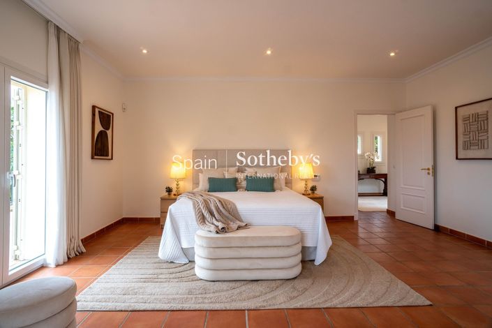 Image No.27-3 Bed Villa for sale