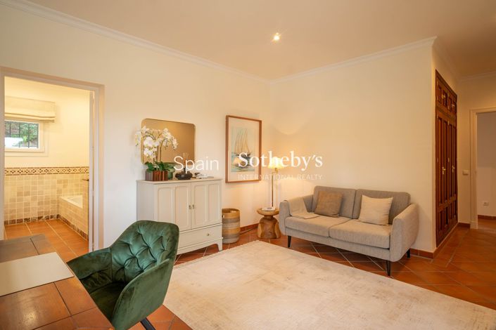 Image No.29-3 Bed Villa for sale