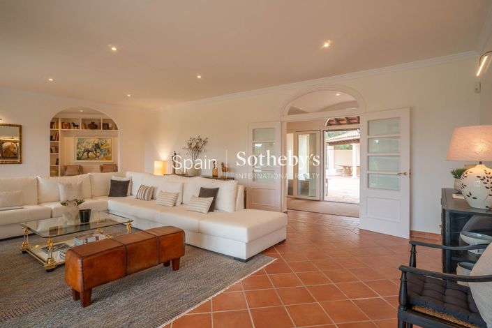 Image No.6-3 Bed Villa for sale