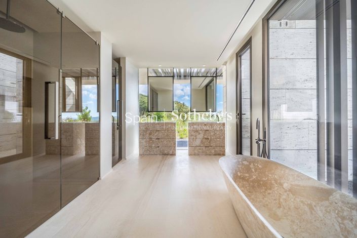 Image No.16-7 Bed Villa for sale