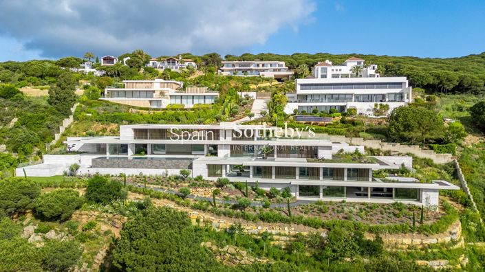 Image No.3-7 Bed Villa for sale