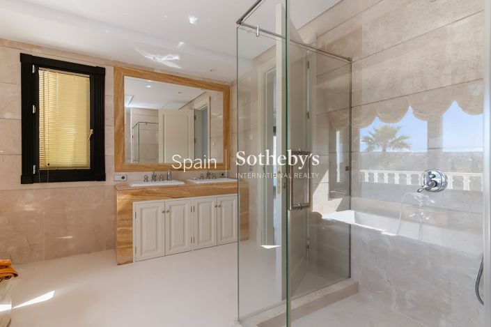 Image No.24-5 Bed Villa for sale