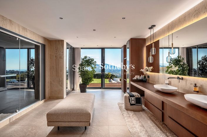 Image No.10-6 Bed Villa for sale