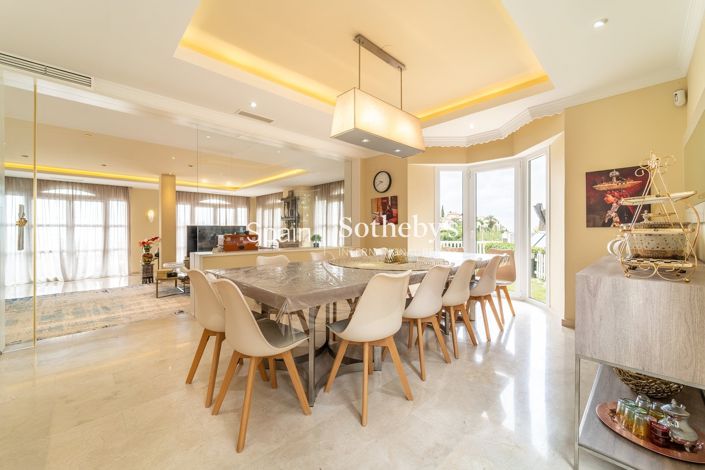 Image No.10-5 Bed Villa for sale