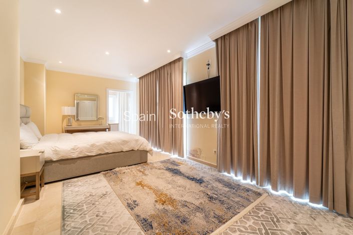 Image No.14-5 Bed Villa for sale