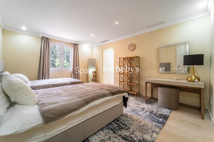 Image No.18-5 Bed Villa for sale