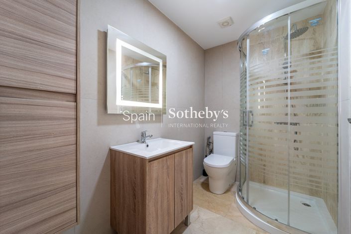 Image No.22-5 Bed Villa for sale