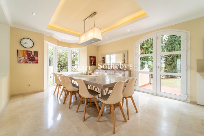 Image No.9-5 Bed Villa for sale