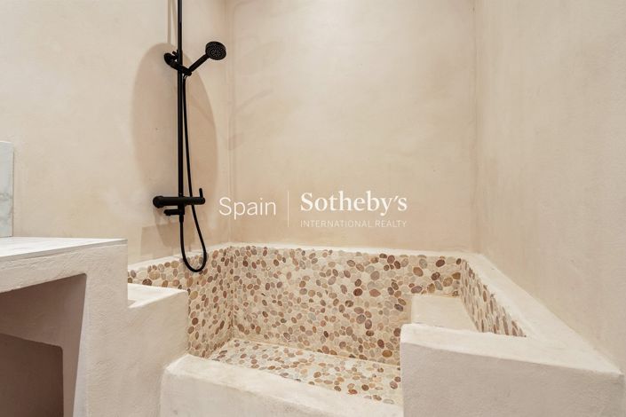 Image No.11-12 Bed Hotel for sale