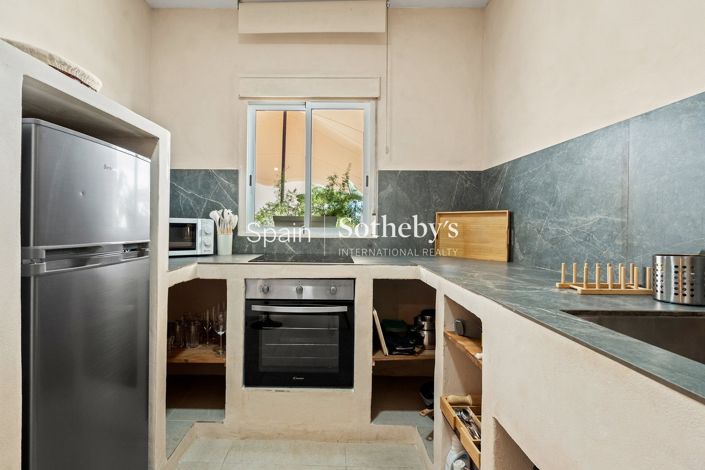 Image No.12-12 Bed Hotel for sale