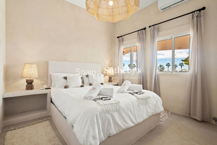 Image No.4-12 Bed Hotel for sale