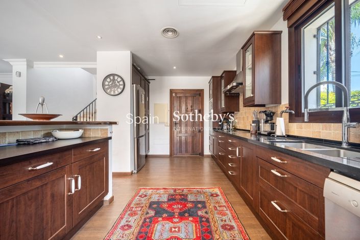 Image No.11-4 Bed Villa for sale