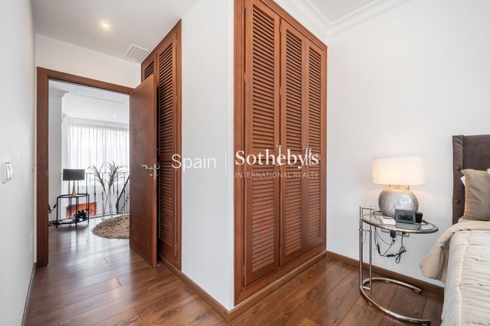 Image No.23-4 Bed Villa for sale