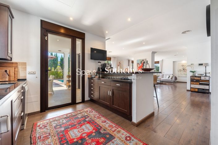 Image No.9-4 Bed Villa for sale