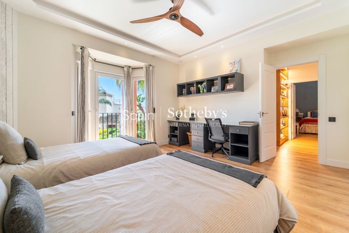 Image No.26-5 Bed Villa for sale