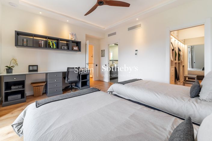 Image No.28-5 Bed Villa for sale