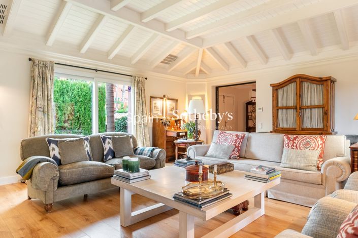 Image No.6-5 Bed Villa for sale