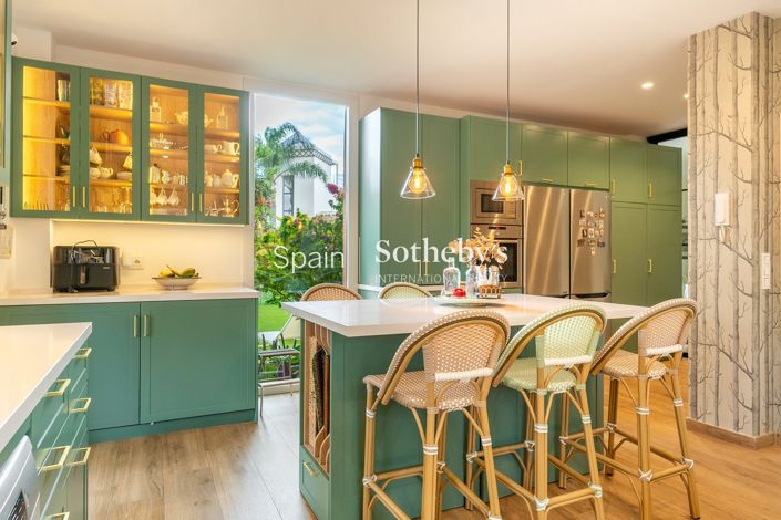 Image No.8-5 Bed Villa for sale