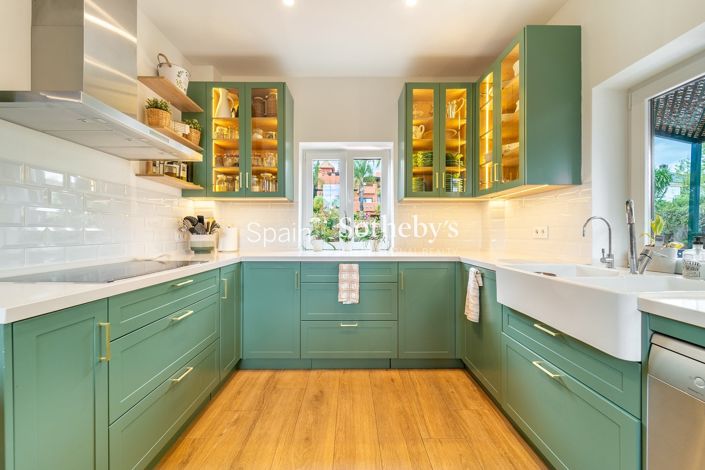 Image No.9-5 Bed Villa for sale