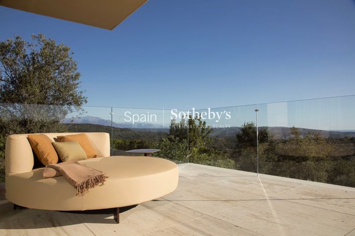 Image No.14-8 Bed Villa for sale