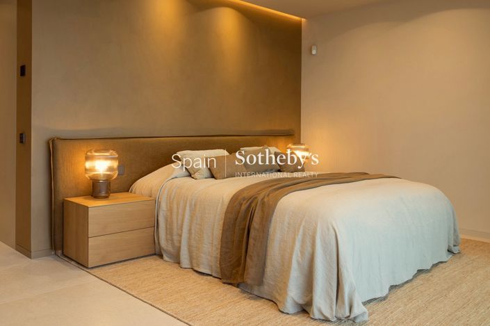 Image No.22-8 Bed Villa for sale