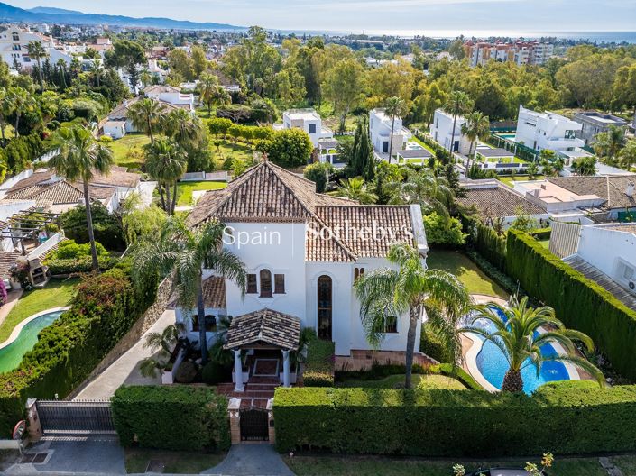 Image No.2-4 Bed Villa for sale