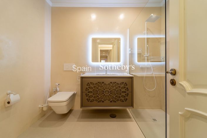 Image No.28-4 Bed Villa for sale