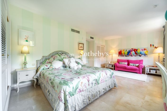 Image No.24-3 Bed Villa for sale