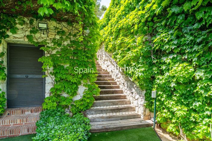 Image No.28-3 Bed Villa for sale